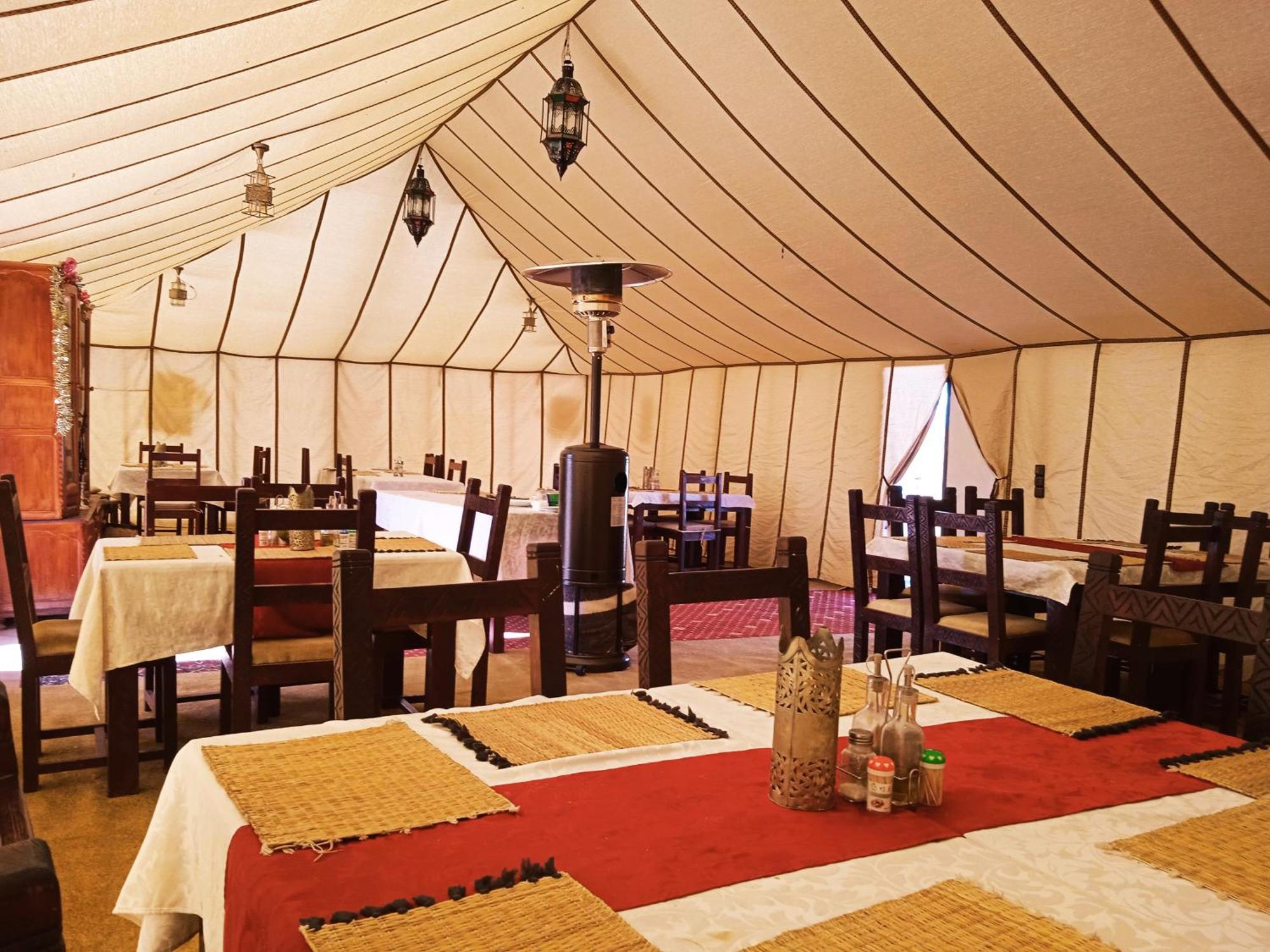 Sahara Luxury Camp Hotel Мерцуга Екстериор снимка
